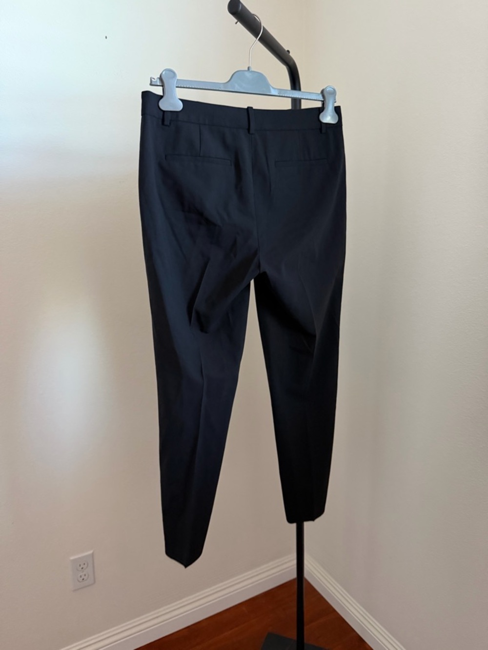 Theory Black Cropped Women's Pants - Picture 4 of 6